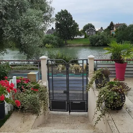 Les Pingouins De La Marne 2 Oda ve Kahvaltı Le Perreux-Sur-Marne